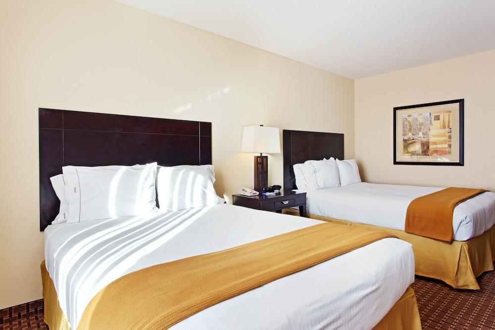 Holiday Inn Express & Suites Ozona By Ihg Exterior photo